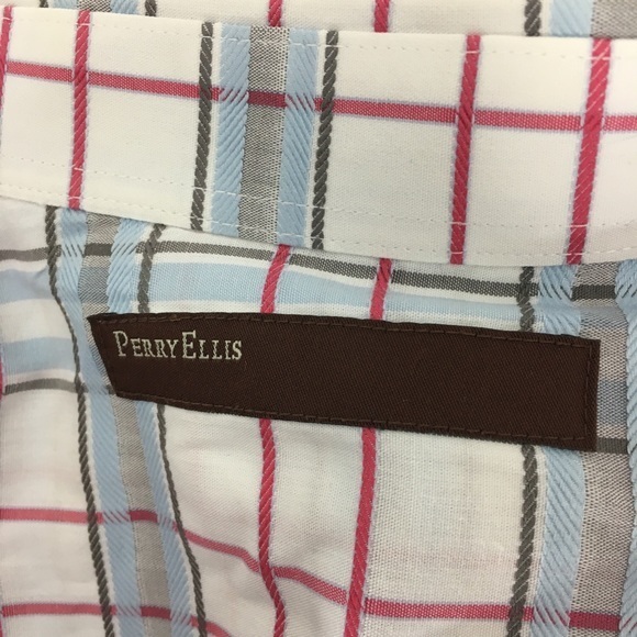 Perry Ellis Plaid Button down shirt - Picture 5 of 6